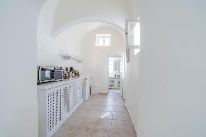 blue dolphins apartments and suites