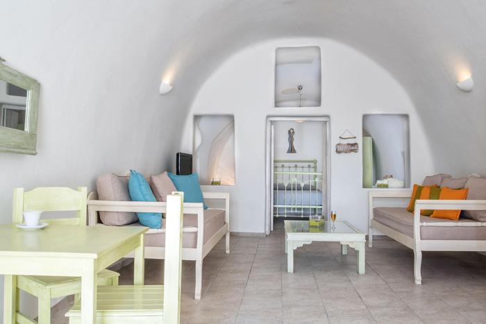 blue dolphins apartments and suites