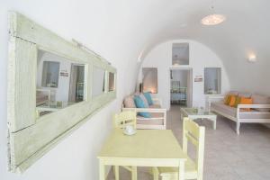 blue dolphins apartments and suites