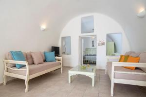 blue dolphins apartments and suites