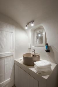 blue dolphins apartments and suites