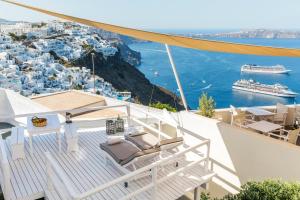 Blue Dolphins Apartments & Suites,Firostefani>>Fira,3 star