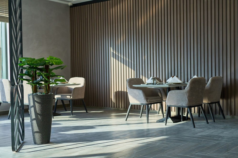 holiday international sharjah