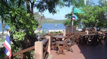 Samroiyod Holiday Resort,Prachuap Khiri Khan>>Hua Hin,3 star