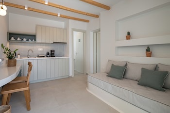 castello amorgos suites