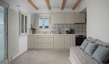 castello amorgos suites
