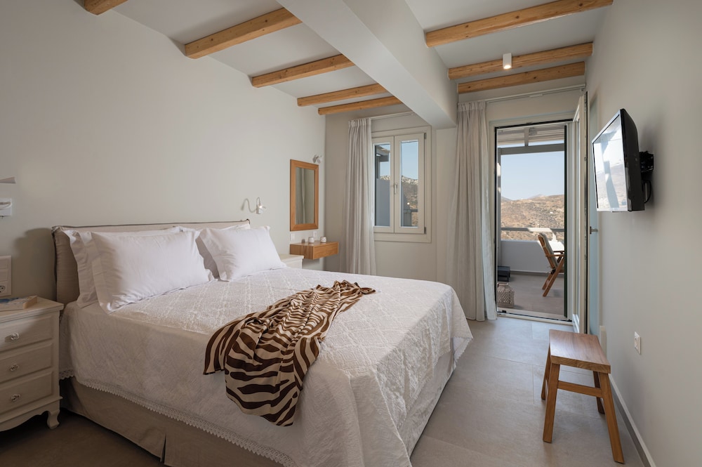 castello amorgos suites
