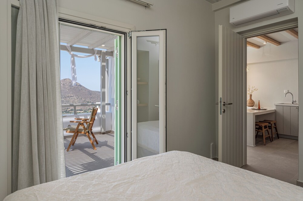 castello amorgos suites