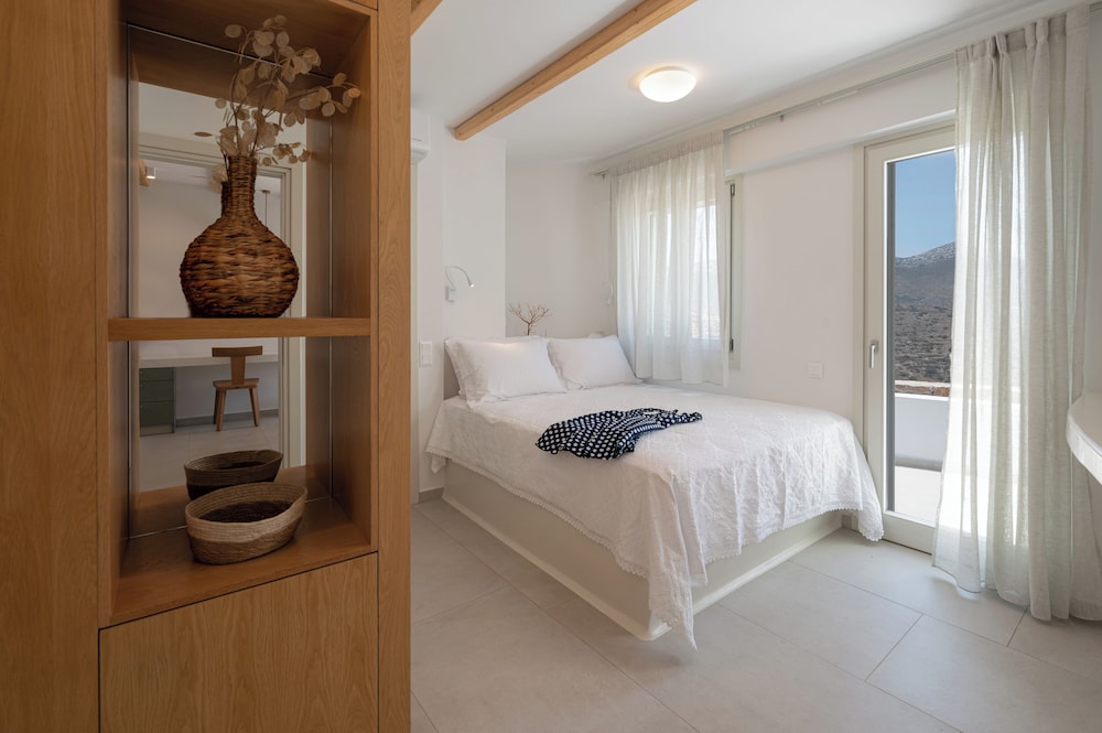 castello amorgos suites