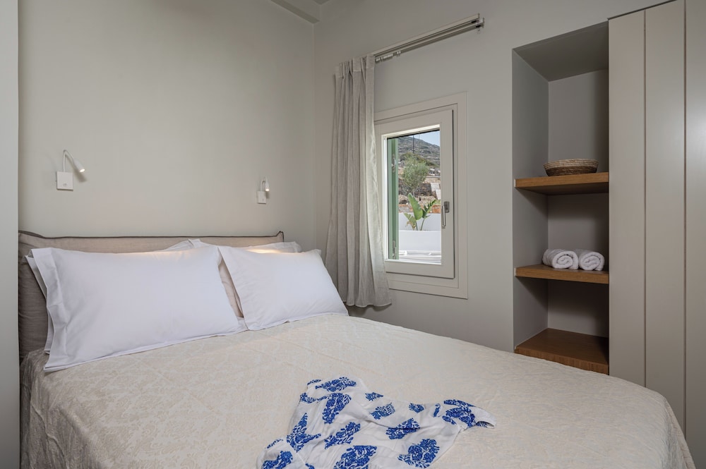 castello amorgos suites