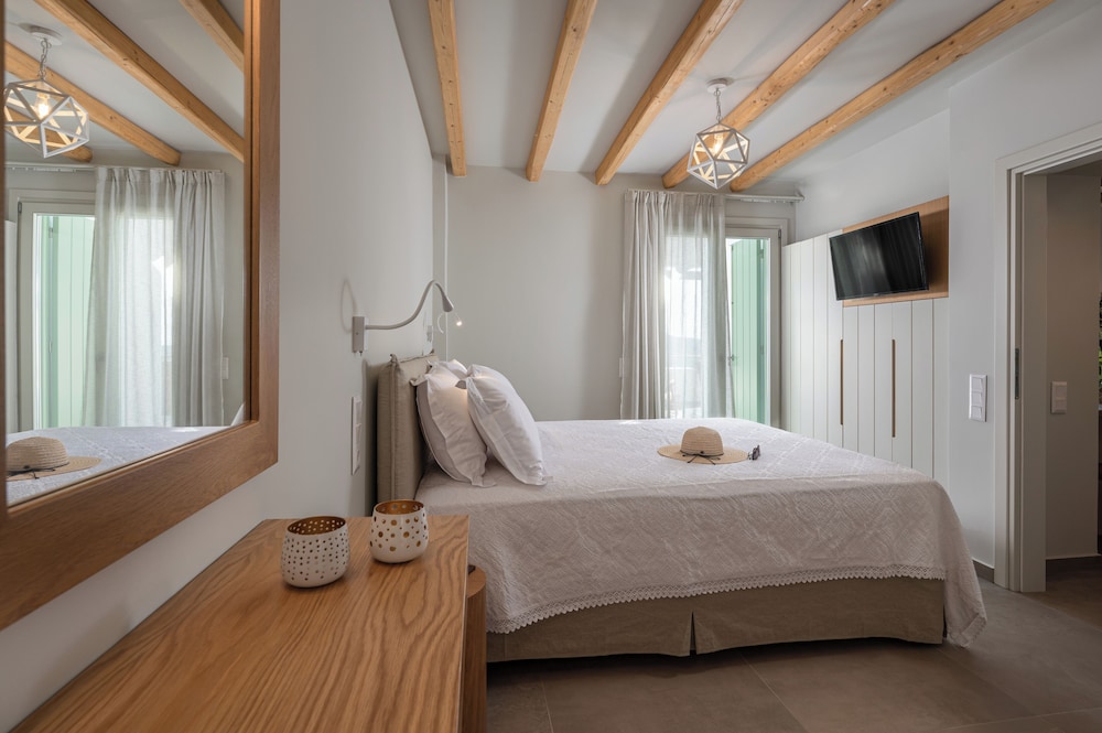 castello amorgos suites