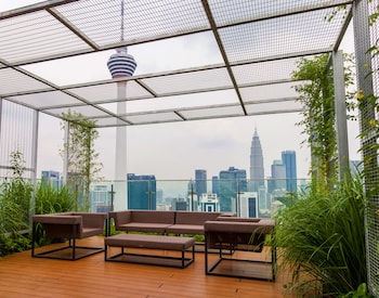 ceylonz suite klcc travelet