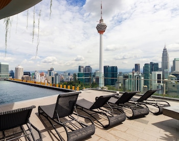 ceylonz suite klcc travelet