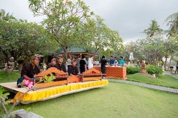 Poinciana Resort Bali,Gretek>>Bali,3 star