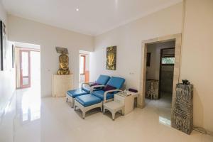 poinciana resort bali