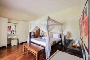 poinciana resort bali