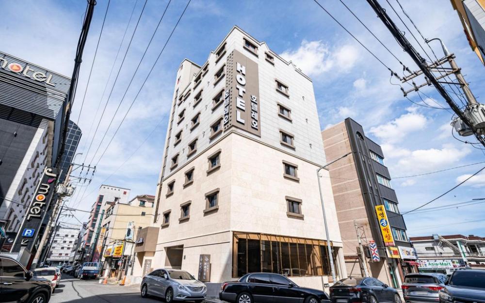 changwon palyongdong hotel leo