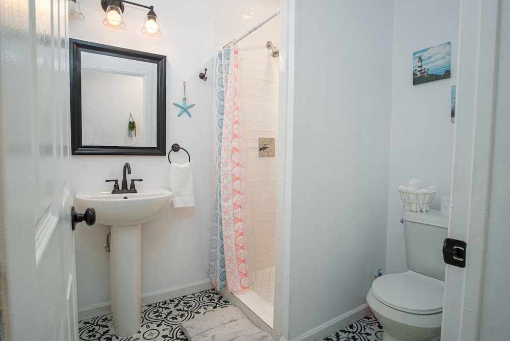 charming 4br 2ba only 5 mins downtown and riverwalk