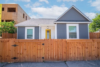 charming 4br 2ba only 5 mins downtown and riverwalk