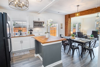 charming 4br 2ba only 5 mins downtown and riverwalk