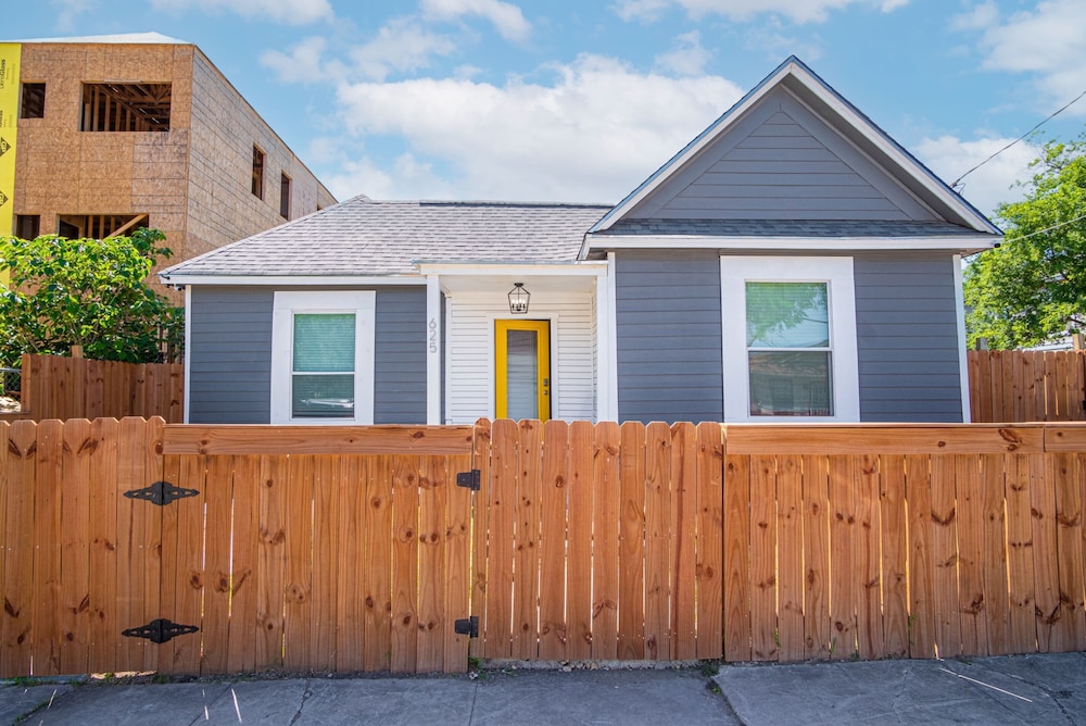 charming 4br 2ba only 5 mins downtown and riverwalk