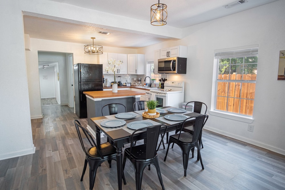 charming 4br 2ba only 5 mins downtown and riverwalk