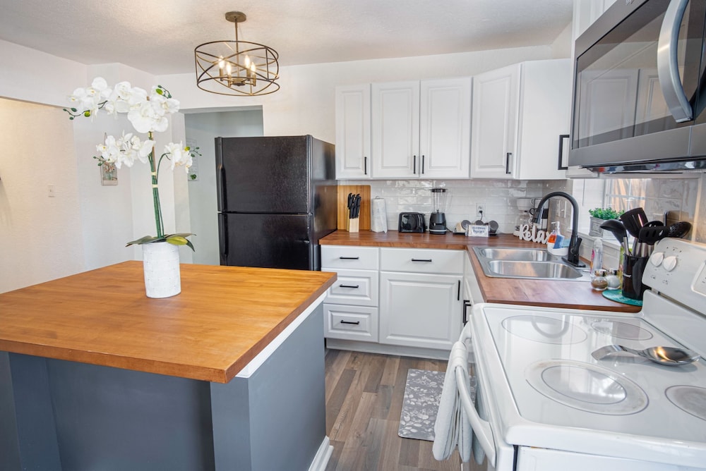 charming 4br 2ba only 5 mins downtown and riverwalk