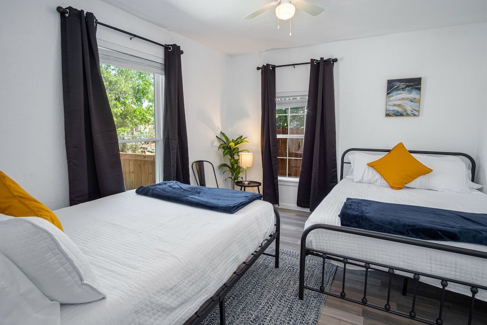 charming 4br 2ba only 5 mins downtown and riverwalk