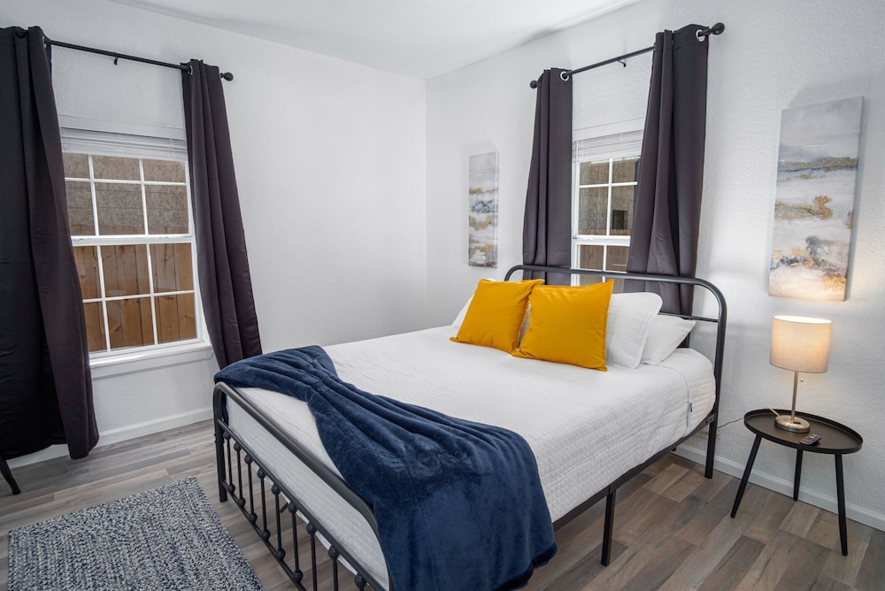 charming 4br 2ba only 5 mins downtown and riverwalk