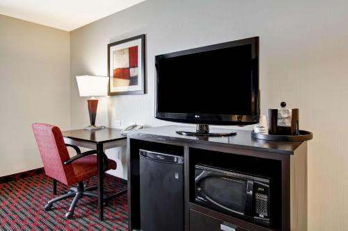 hampton inn and suites by hilton red deer