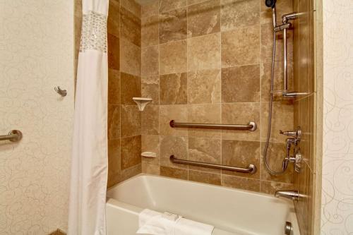 hampton inn and suites by hilton red deer