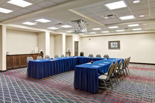 hampton inn and suites by hilton red deer