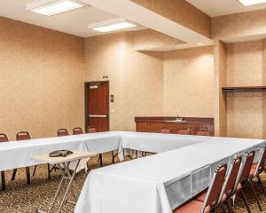 comfort suites redmond airport
