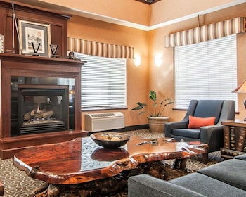 Comfort Suites Redmond Airport,Deschutes County>>Bend,3 star