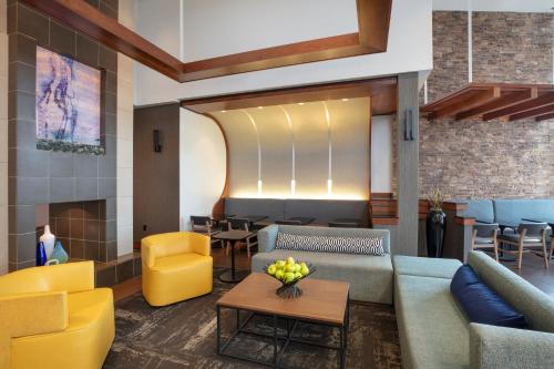 hyatt place reno tahoe airport