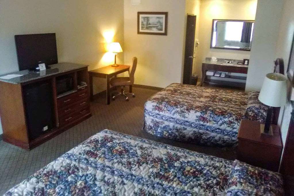 Super 8 By Wyndham Kiowa,Mcalester>>Kiowa,2 star