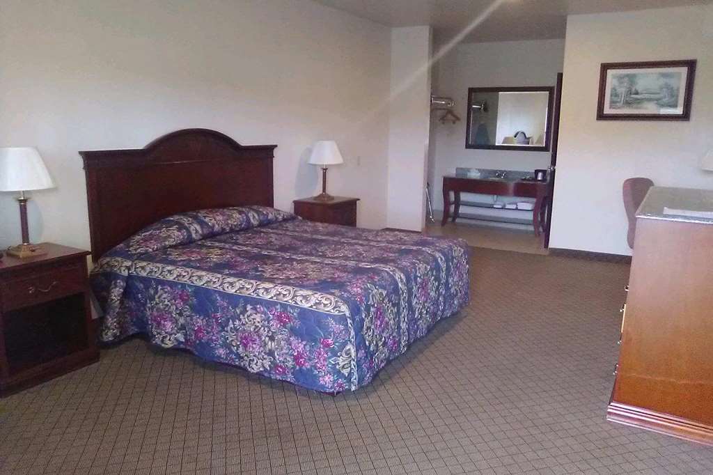 Super 8 By Wyndham Kiowa,Mcalester>>Kiowa,2 star