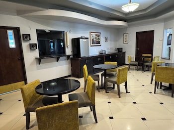 robinson inn and suites