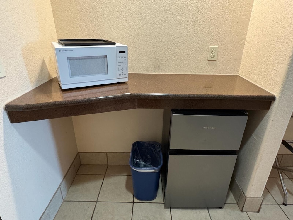 robinson inn and suites