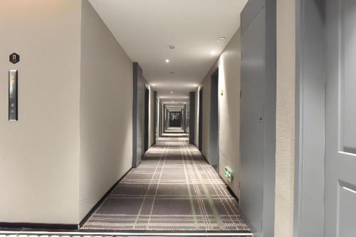 city comfort hotel luocheng chengzhong building