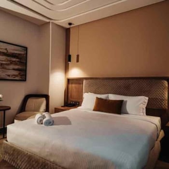 city hotel by waves