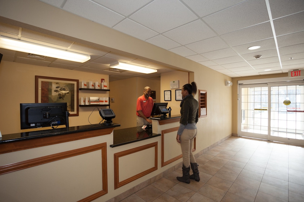 candlewood suites richmond airport by ihg