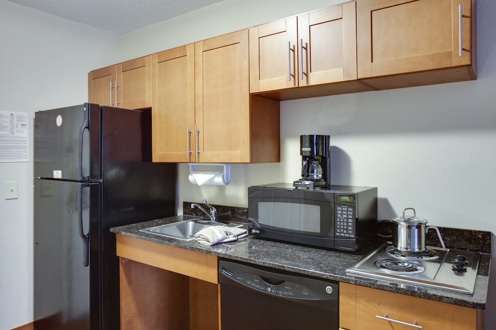 candlewood suites richmond airport by ihg