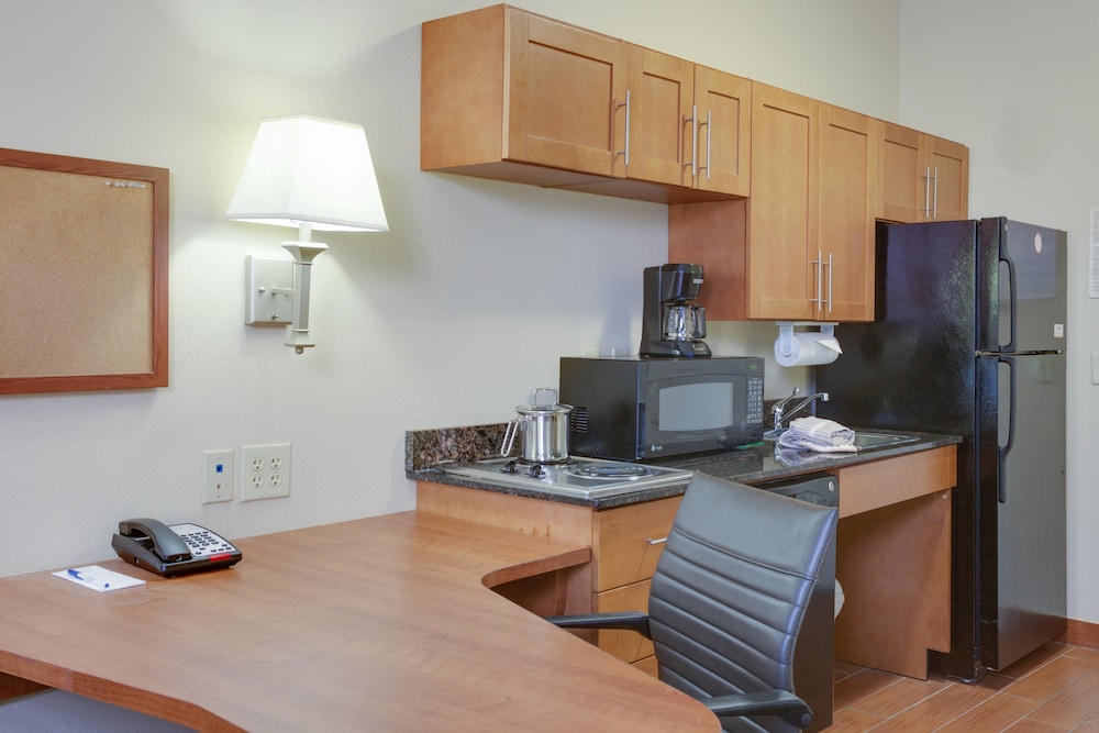 candlewood suites richmond airport by ihg