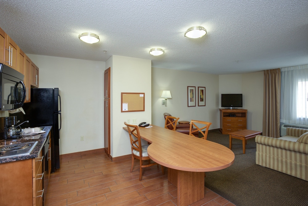 candlewood suites richmond airport by ihg