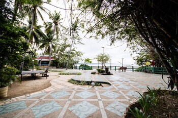 San Remigio Beach Club Sports And Leisure Resort,Near San Remigio Marine Dive Center,3 star