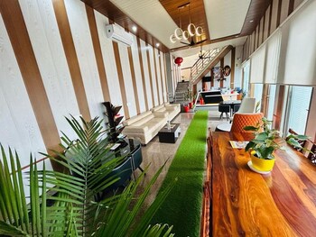 Cohouse,,3 star