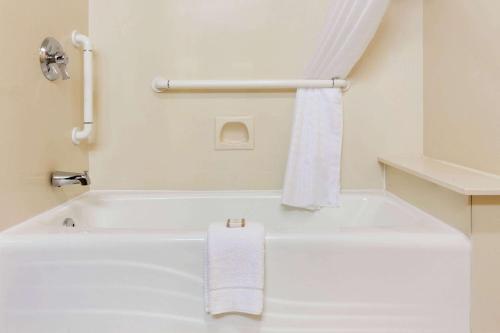 baymont by wyndham oklahoma city airport