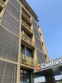 comfort inn sapphire chandkheda