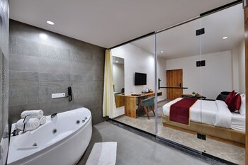 comfort inn sapphire chandkheda